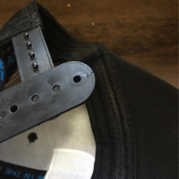 Kuhl hat - Picture 3 of 5